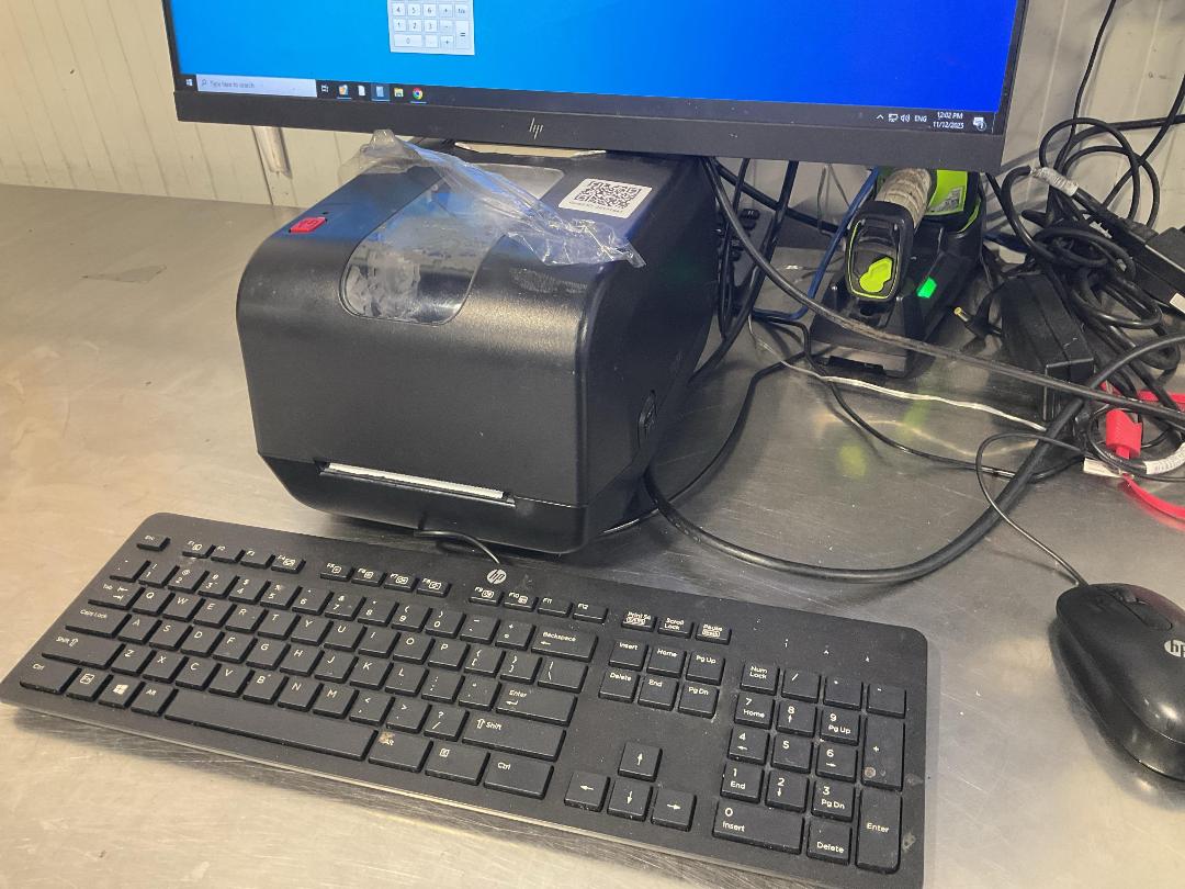 Photo '3' of HP monitor bundle Photo '3' of HP monitor bundle