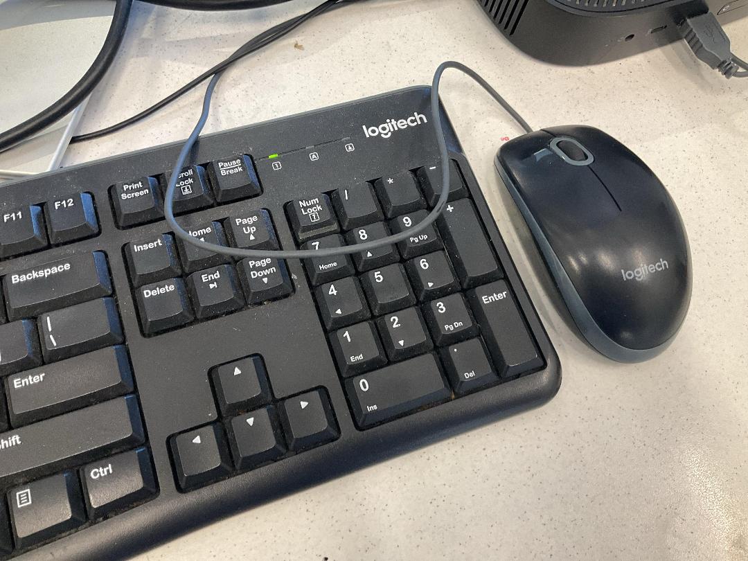 Photo '4' of HP monitor bundle Photo '4' of HP monitor bundle