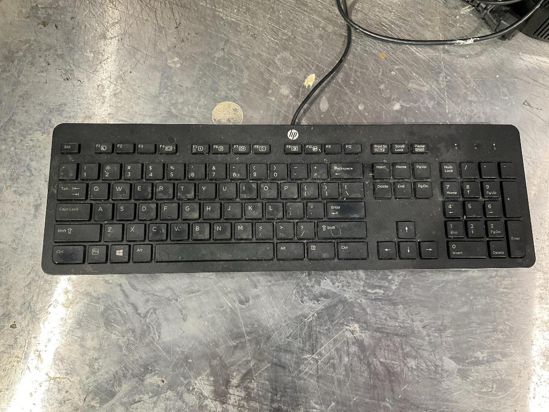 Photo '2' of HP monitor bundle Photo '2' of HP monitor bundle