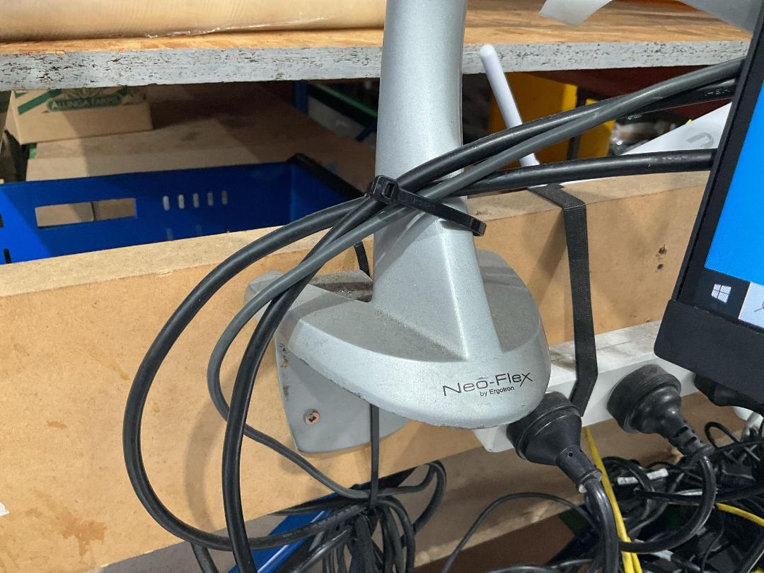 Photo '7' of HP monitor bundle Photo '7' of HP monitor bundle