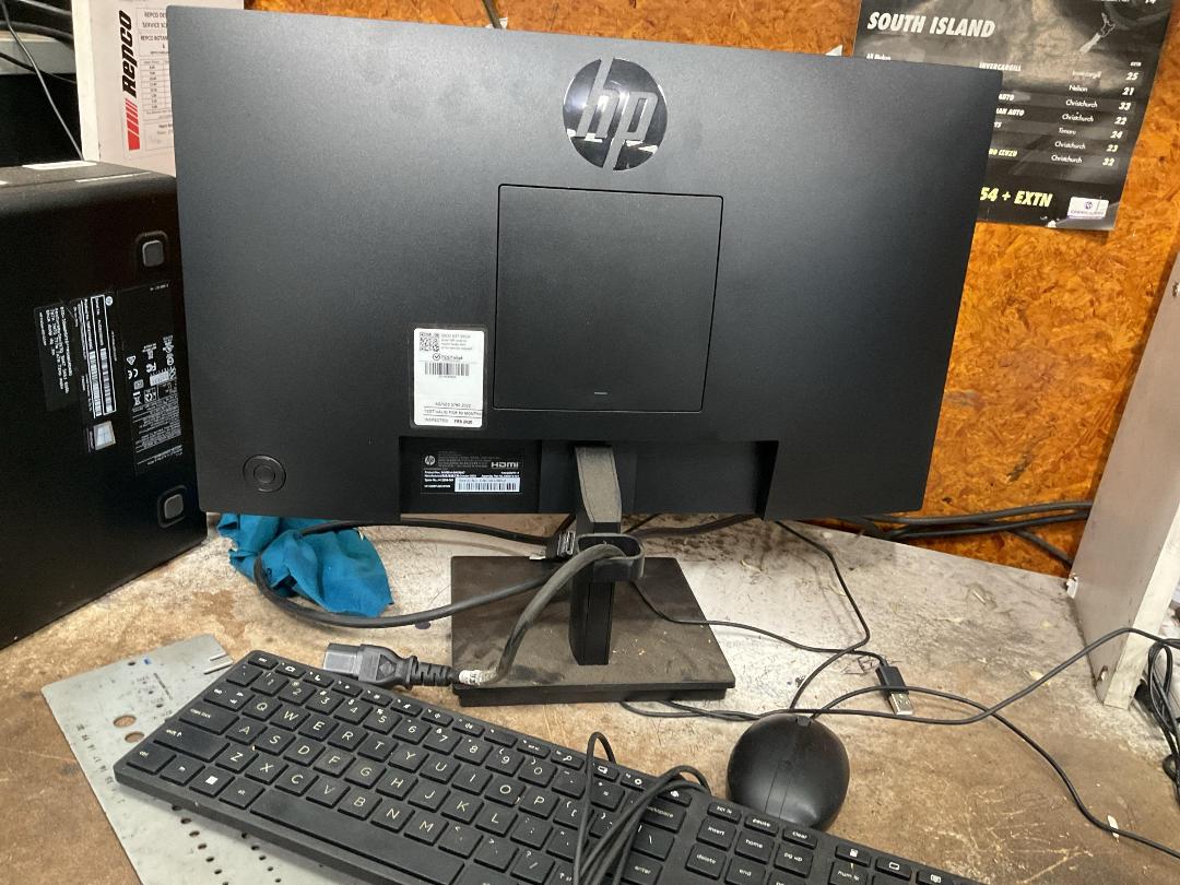 Photo '3' of Monitor, Keyboard & Mouse Photo '3' of Monitor, Keyboard & Mouse