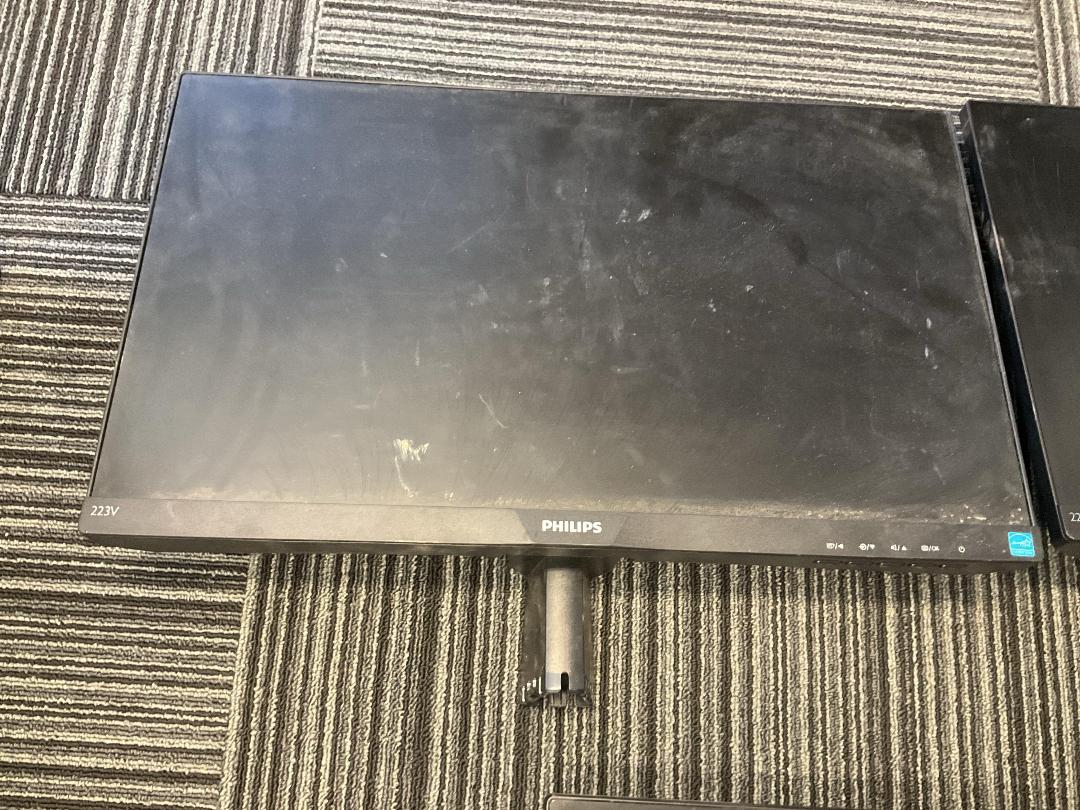 Photo '5' of Office Monitors x3