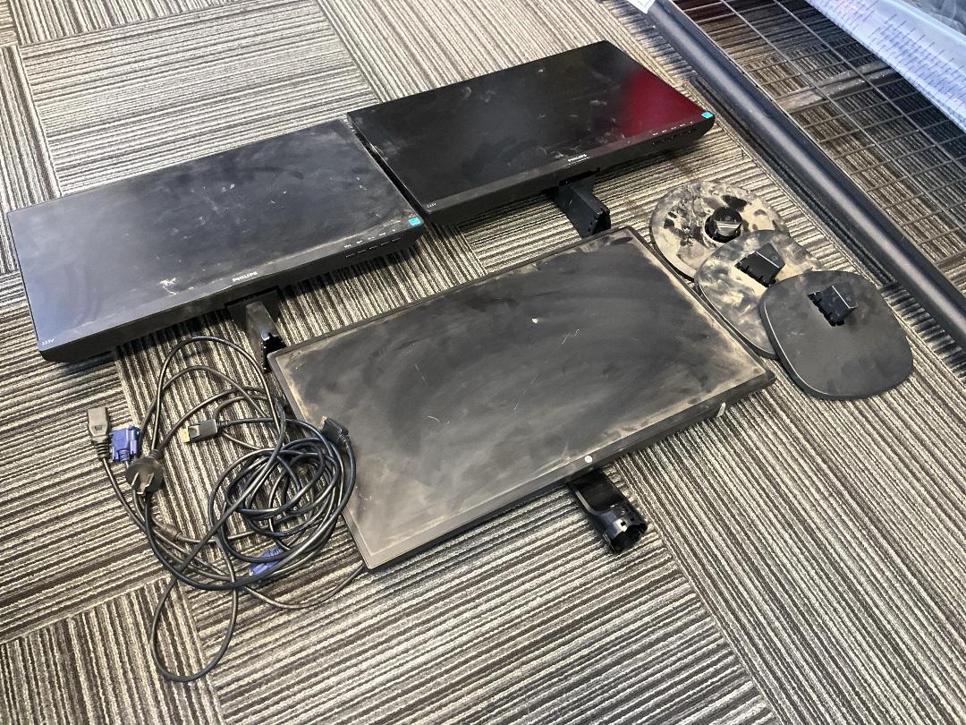 Photo '2' of Office Monitors x3