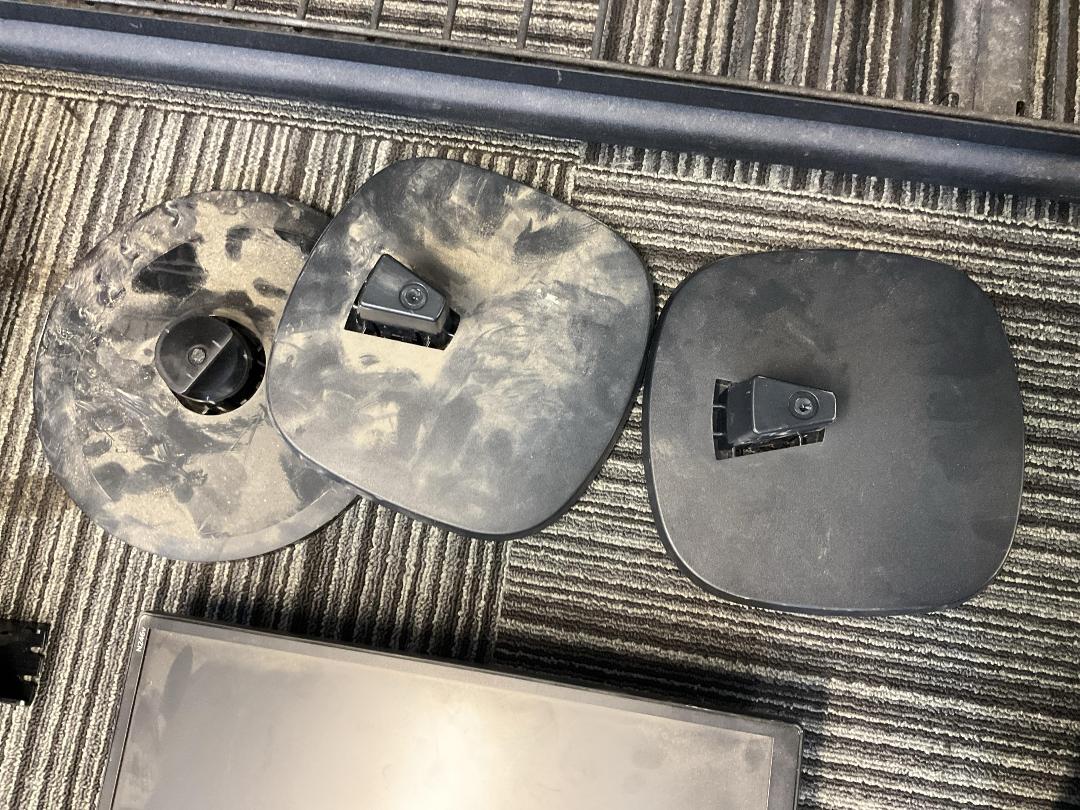 Photo '7' of Office Monitors x3