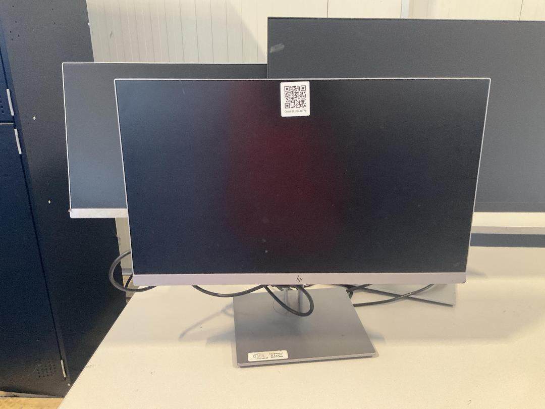 Photo '9' of 3x HP Monitors Photo '9' of 3x HP Monitors