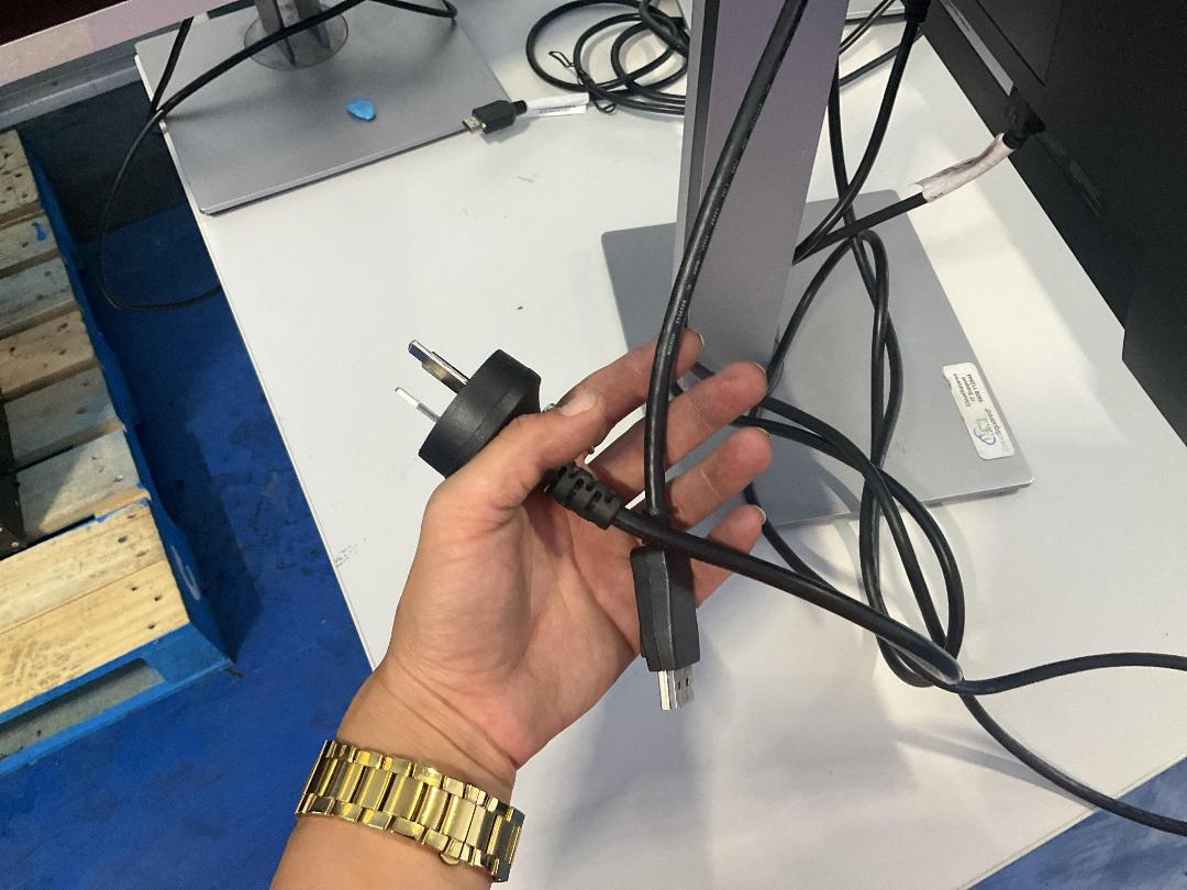 Photo '10' of 3x HP Monitors Photo '10' of 3x HP Monitors