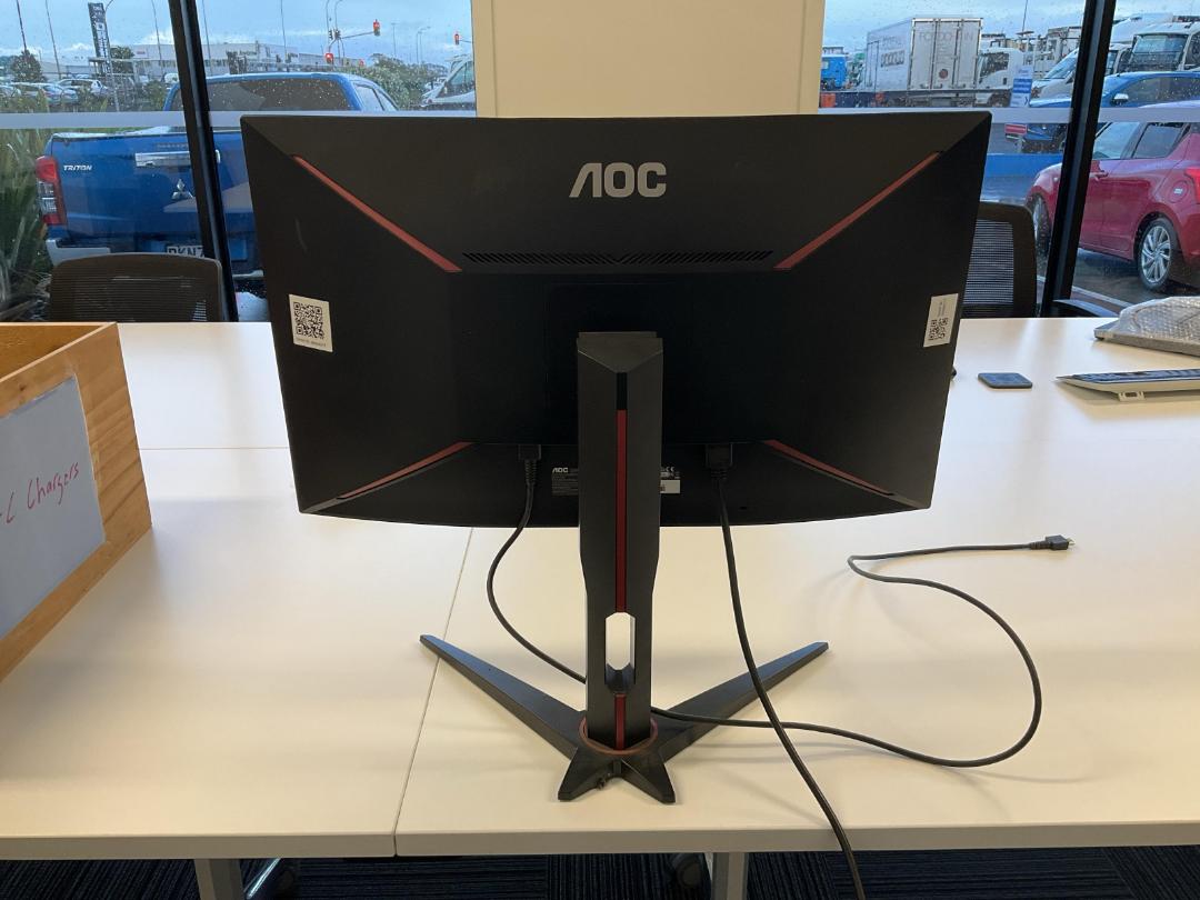 Photo '7' of AOC C27G1 27” 144Hz Curved Gaming Monitor Photo '7' of AOC C27G1 27” 144Hz Curved Gaming Monitor
