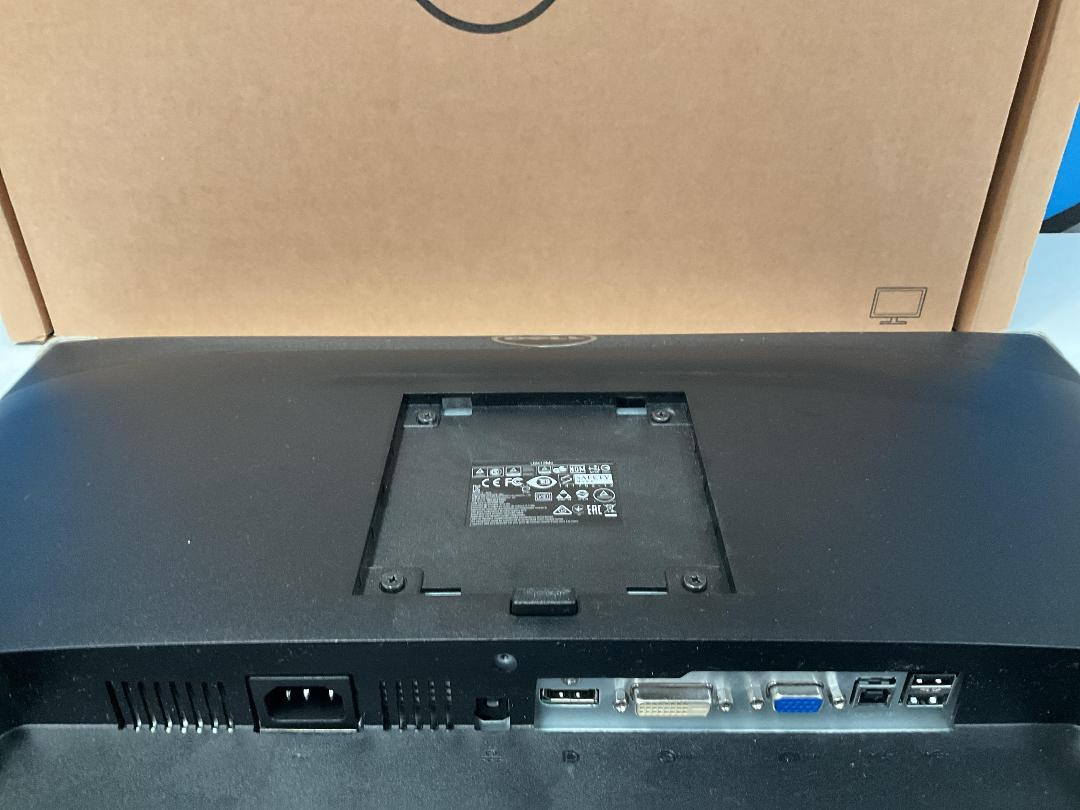 Photo '11' of Dell 24” LCD Computer Monitor - Model U2412Mc Photo '11' of Dell 24” LCD Computer Monitor - Model U2412Mc