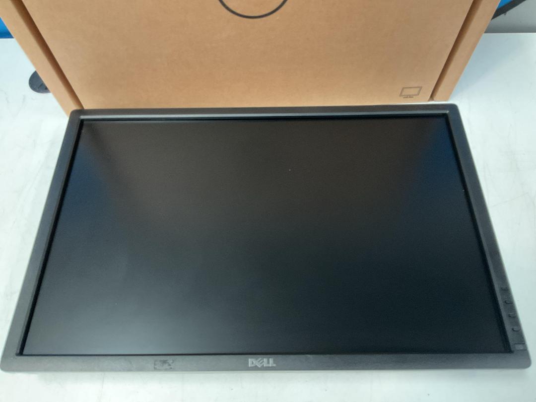 Photo '4' of Dell 24” LCD Computer Monitor - Model U2412Mc Photo '4' of Dell 24” LCD Computer Monitor - Model U2412Mc