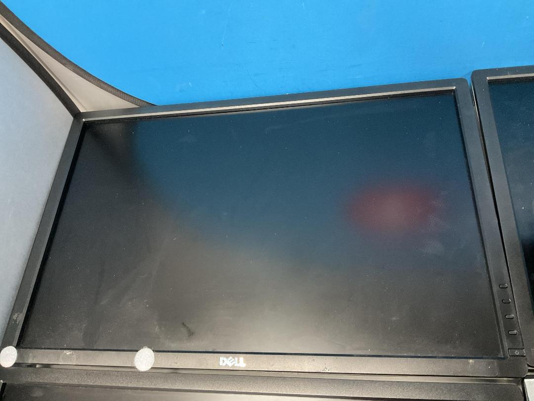 Photo '2' of 7x Dell 24” LCD Computer Monitors - Do Not Work, Use for Parts Only Photo '2' of 7x Dell 24” LCD Computer Monitors - Do Not Work, Use for Parts Only