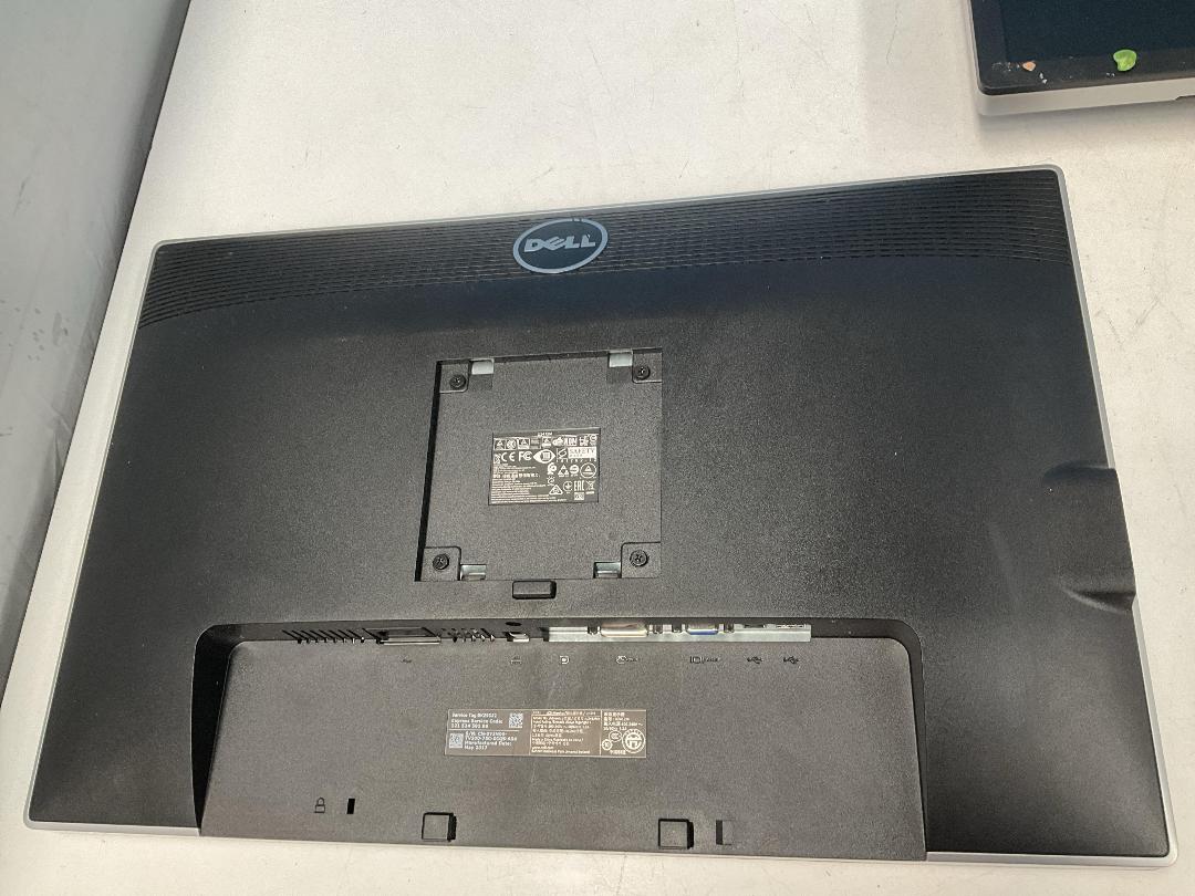 Photo '15' of 7x Dell 24” LCD Computer Monitors - Do Not Work, Use for Parts Only Photo '15' of 7x Dell 24” LCD Computer Monitors - Do Not Work, Use for Parts Only