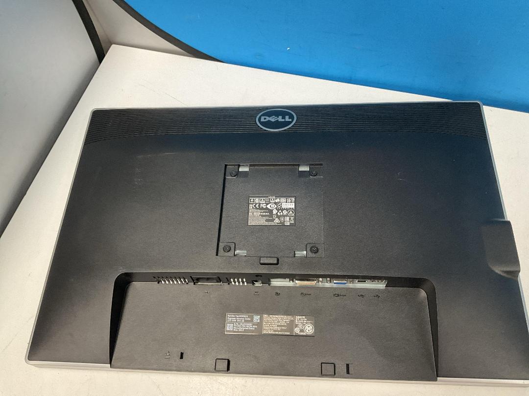 Photo '23' of 7x Dell 24” LCD Computer Monitors - Do Not Work, Use for Parts Only Photo '23' of 7x Dell 24” LCD Computer Monitors - Do Not Work, Use for Parts Only