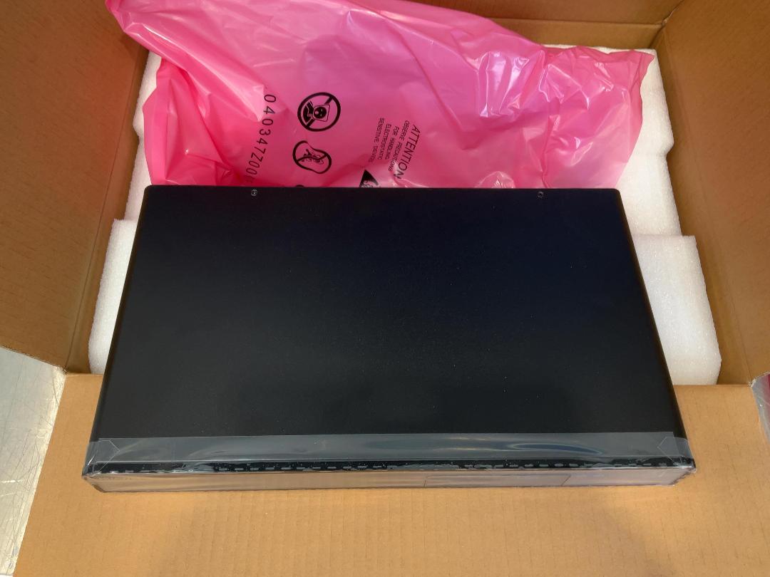 Photo '8' of Huawei AR1220E Enterprise Router