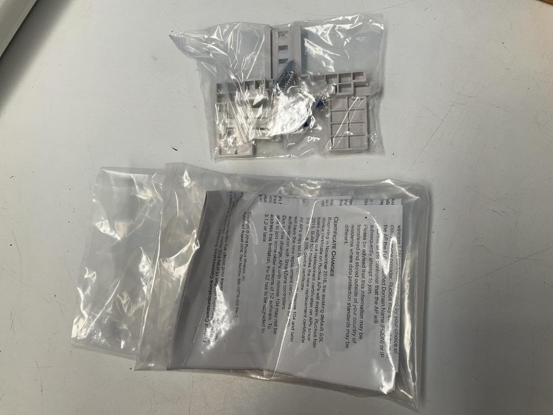 Photo '5' of Ruckus ZoneFlex R710 Wifi Access Point