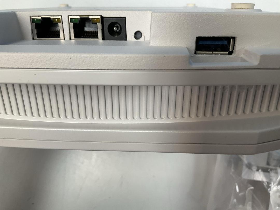 Photo '13' of Ruckus ZoneFlex R710 Wifi Access Point