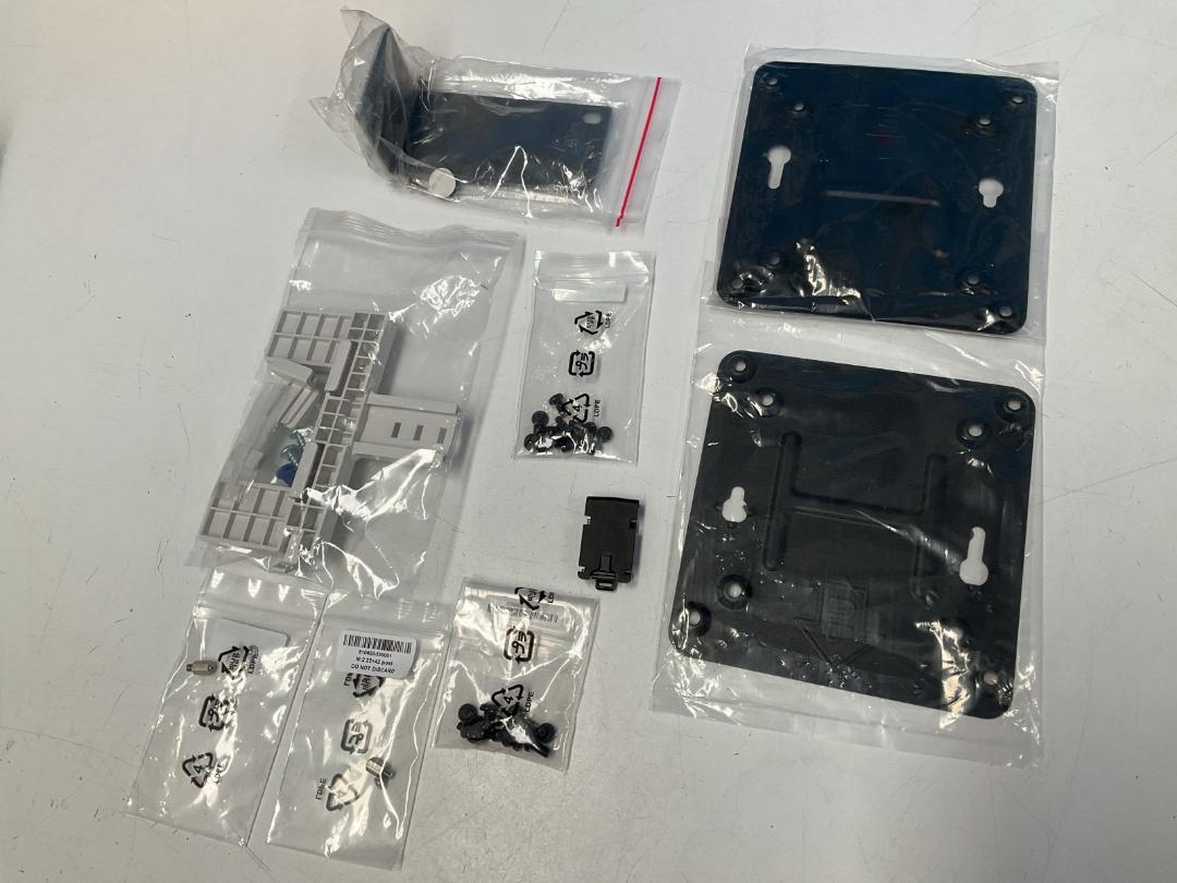 Photo '5' of Ruckus ZoneFlex R710 Wifi Access Point Photo '5' of Ruckus ZoneFlex R710 Wifi Access Point