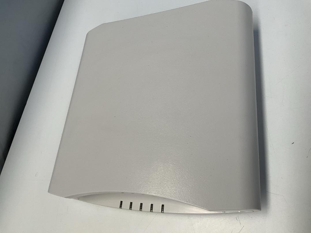 Photo '7' of Ruckus ZoneFlex R710 Wifi Access Point Photo '7' of Ruckus ZoneFlex R710 Wifi Access Point