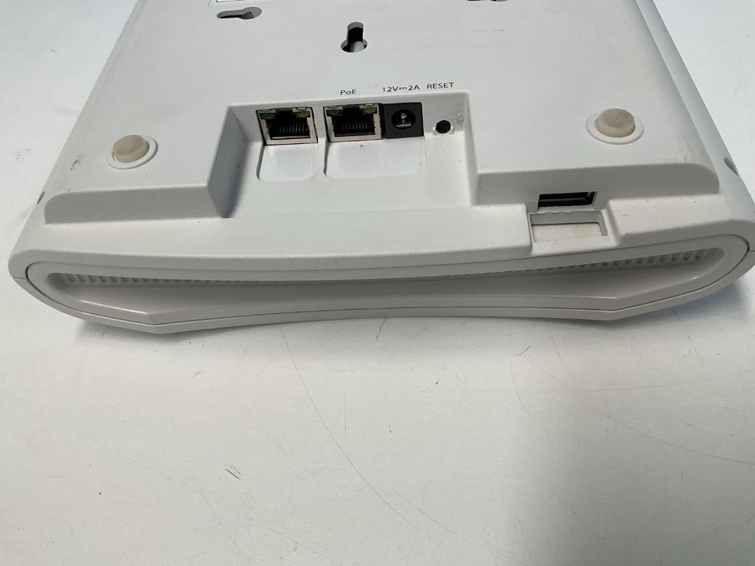 Photo '8' of Ruckus ZoneFlex R710 Wifi Access Point Photo '8' of Ruckus ZoneFlex R710 Wifi Access Point