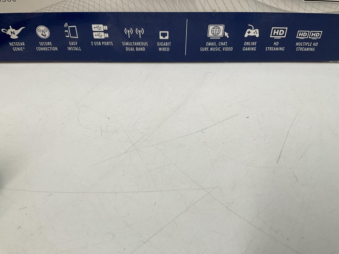 Photo '4' of NetGear N900 Wireless Dual Band Gigabit Router - Model WNDR4500