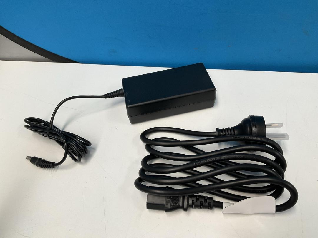 Photo '10' of NetGear N900 Wireless Dual Band Gigabit Router - Model WNDR4500