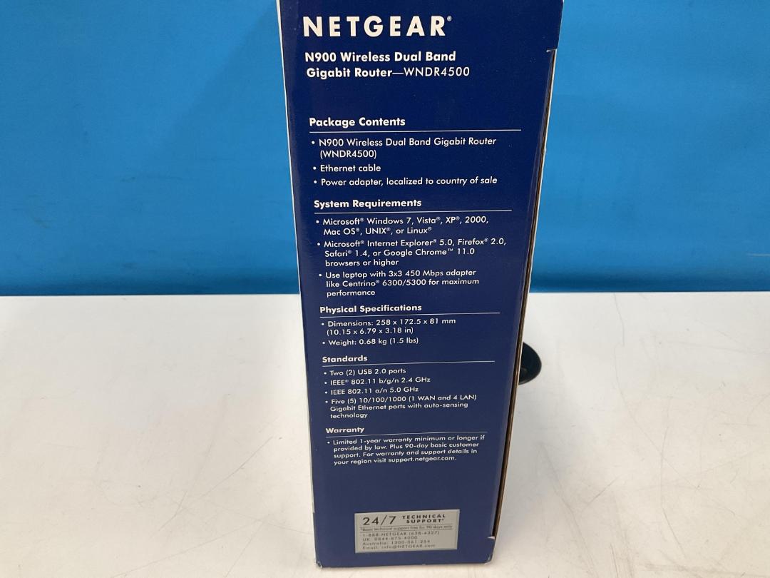 Photo '7' of NetGear N900 Wireless Dual Band Gigabit Router - Model WNDR4500