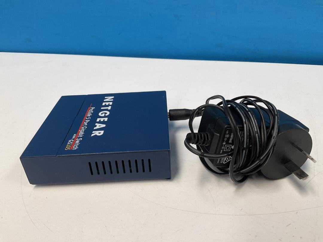 Photo '5' of NetGear ProSafe 5Port Gigabit Switch - Model GS105 Photo '5' of NetGear ProSafe 5Port Gigabit Switch - Model GS105