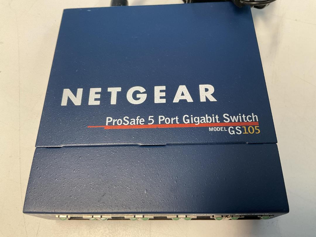 Photo '2' of NetGear ProSafe 5Port Gigabit Switch - Model GS105 Photo '2' of NetGear ProSafe 5Port Gigabit Switch - Model GS105