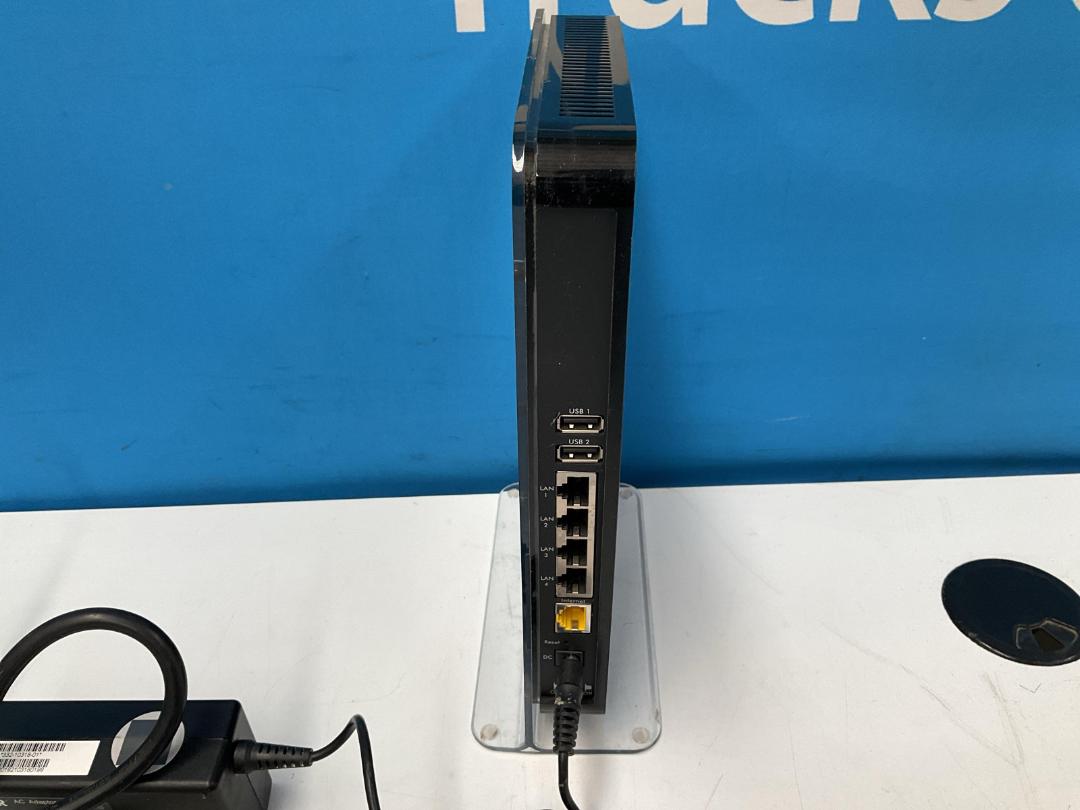 Photo '6' of NetGear N900 Wireless Dual Band Gigabit Router - Model WNDR4500 Photo '6' of NetGear N900 Wireless Dual Band Gigabit Router - Model WNDR4500