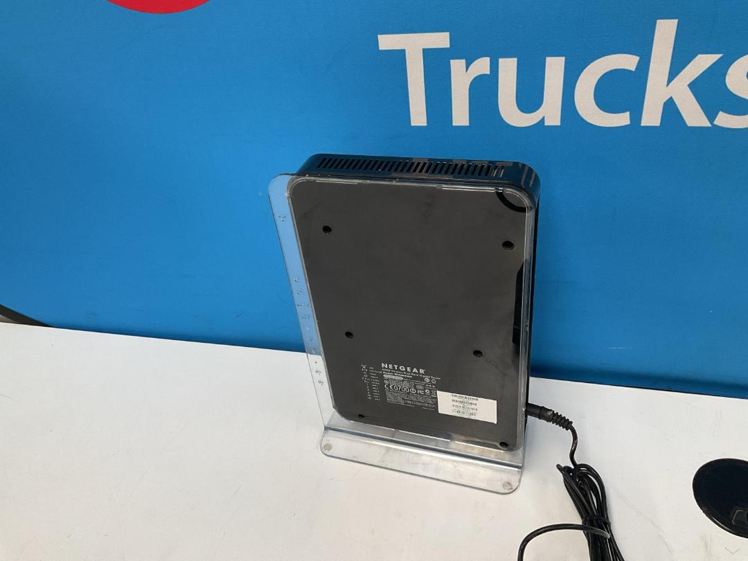 Photo '8' of NetGear N900 Wireless Dual Band Gigabit Router - Model WNDR4500 Photo '8' of NetGear N900 Wireless Dual Band Gigabit Router - Model WNDR4500