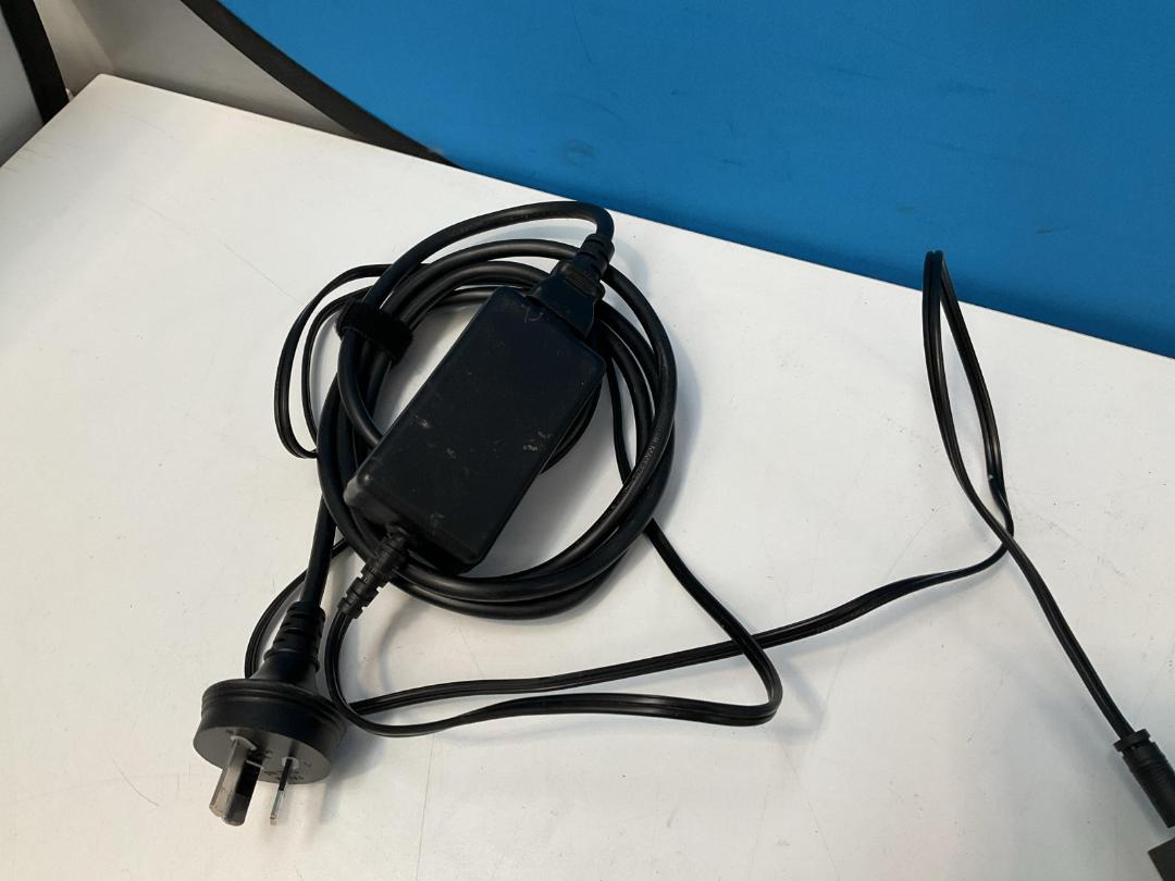 Photo '8' of Transition Networks 10/100Base-TX to 100Base-FX Media Converter or Similar