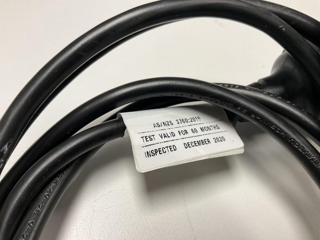 Photo '4' of 3 Pin Power Cords x2