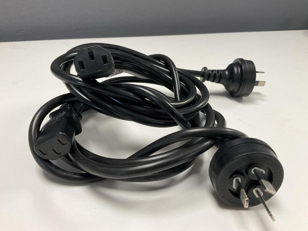 Photo '2' of 3 Pin Power Cords x2