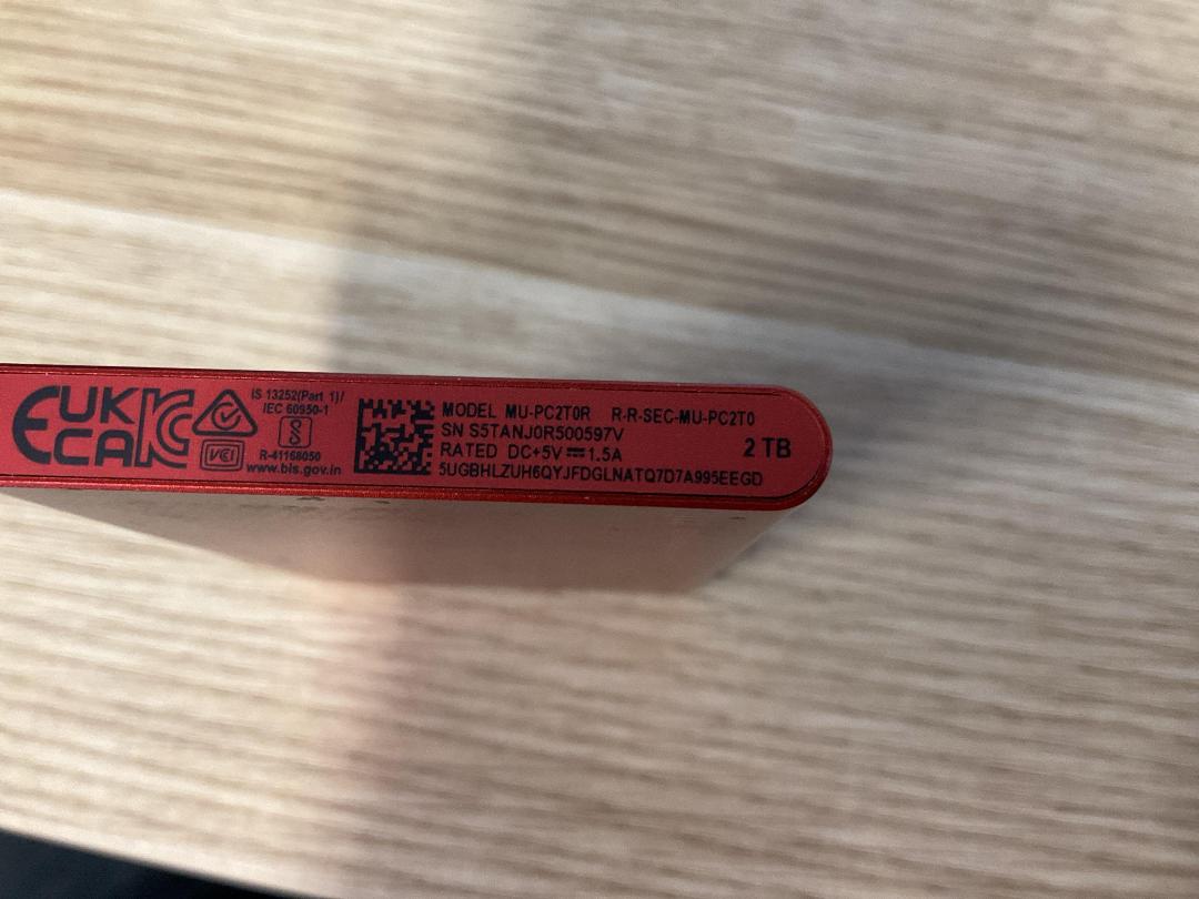 Photo '4' of Samsung T7 Portable SSD 2TB Photo '4' of Samsung T7 Portable SSD 2TB