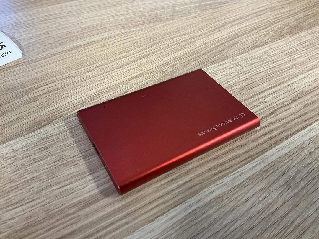 Photo '2' of Samsung T7 Portable SSD 2TB Photo '2' of Samsung T7 Portable SSD 2TB