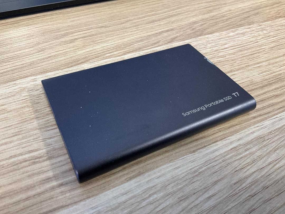 Photo '2' of Samsung T7 Portable SSD 2TB Photo '2' of Samsung T7 Portable SSD 2TB