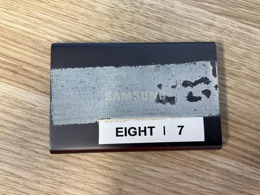 Photo '4' of Samsung T7 Portable SSD 2TB Photo '4' of Samsung T7 Portable SSD 2TB