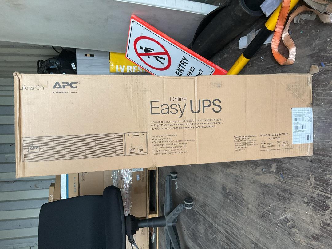Photo '3' of APC Easy Online UPS 3000VA / 2400W (SRV3KI)