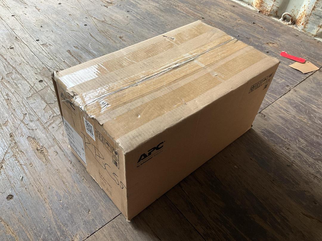 Photo '4' of APC RBC55 Replacement UPS Battery Cartridge