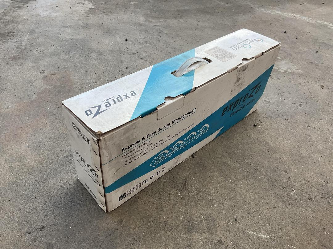 Photo '4' of Exprezo EZ-108 8-Port Combo KVM Switch