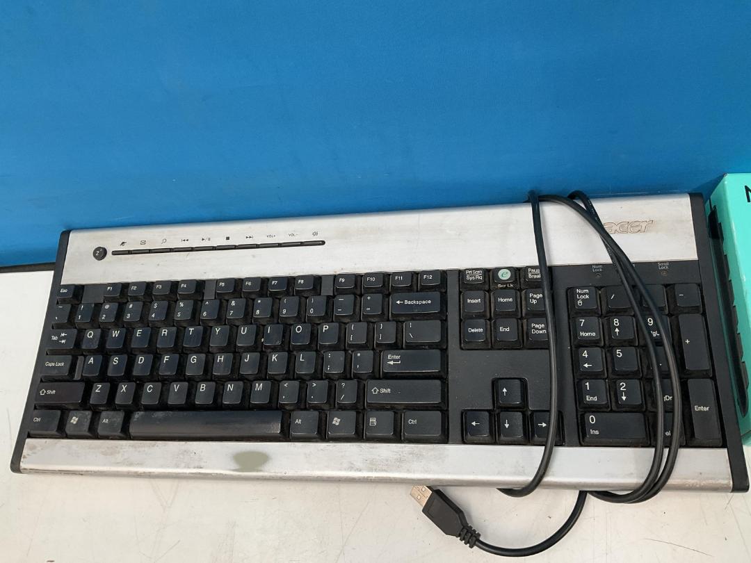 Photo '2' of 2x Keyboards, 5x Mouse Pads and 12x Mice