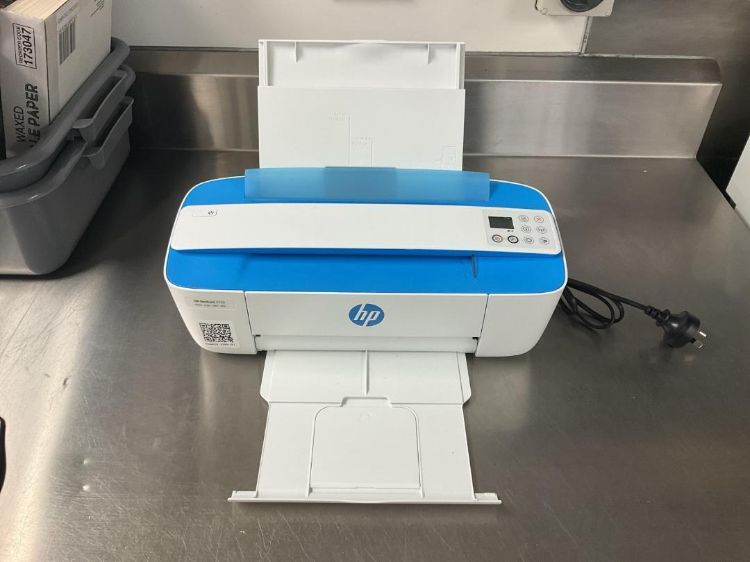 Photo '2' of HP Desk Jet 3720