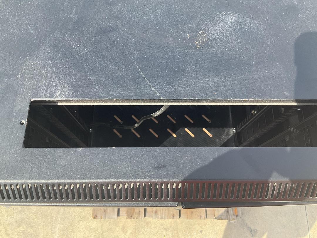 Photo '12' of HPE Server With Mobile Rack