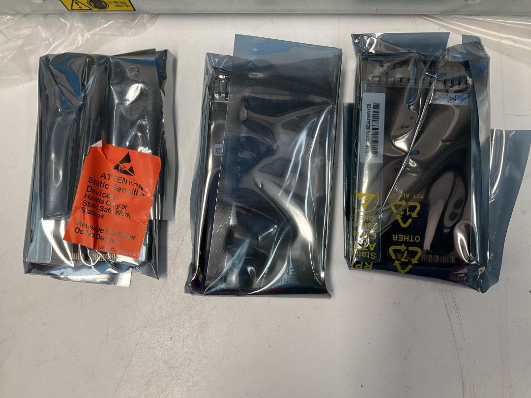 Photo '14' of Lenovo Think System or Similar - Model 7X08 Photo '14' of Lenovo Think System or Similar - Model 7X08