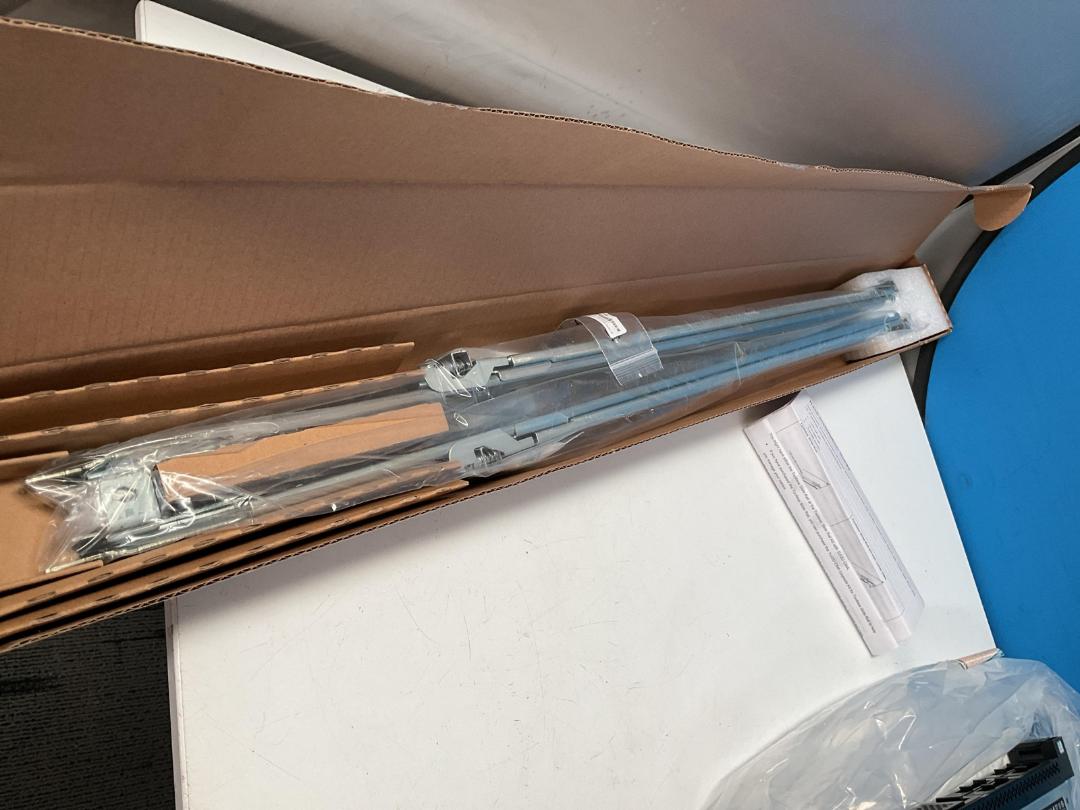 Photo '17' of Lenovo Think System or Similar - Model 7X08 Photo '17' of Lenovo Think System or Similar - Model 7X08