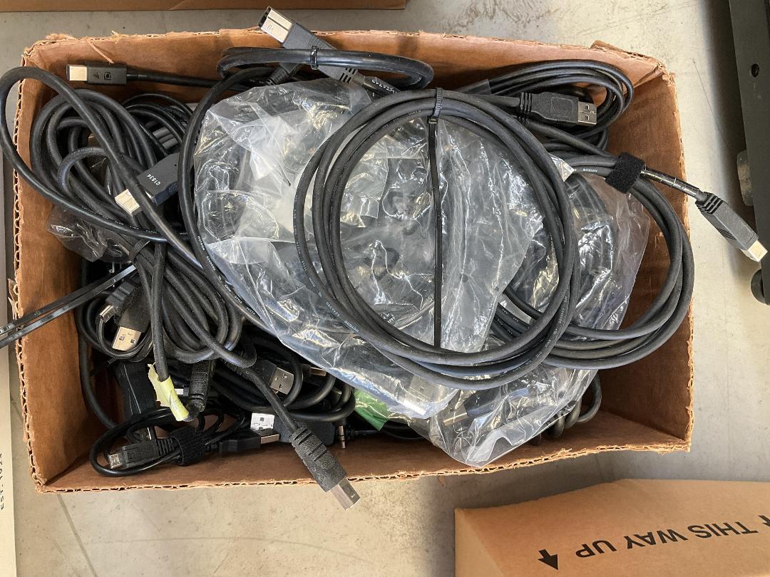 Photo '5' of DELLEMC Black Coloured Server Equipment, Adapters, Fixed Shelves Etc Photo '5' of DELLEMC Black Coloured Server Equipment, Adapters, Fixed Shelves Etc