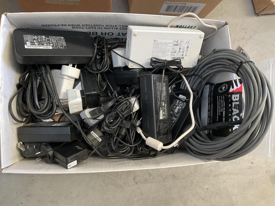 Photo '3' of DELLEMC Black Coloured Server Equipment, Adapters, Fixed Shelves Etc Photo '3' of DELLEMC Black Coloured Server Equipment, Adapters, Fixed Shelves Etc