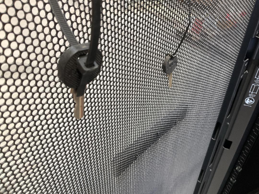 Photo '21' of DELLEMC Black Coloured Server Equipment, Adapters, Fixed Shelves Etc Photo '21' of DELLEMC Black Coloured Server Equipment, Adapters, Fixed Shelves Etc