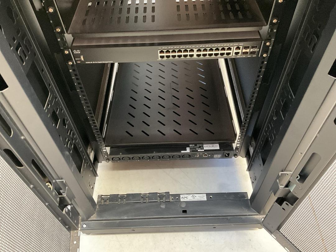 Photo '26' of DELLEMC Black Coloured Server Equipment, Adapters, Fixed Shelves Etc Photo '26' of DELLEMC Black Coloured Server Equipment, Adapters, Fixed Shelves Etc