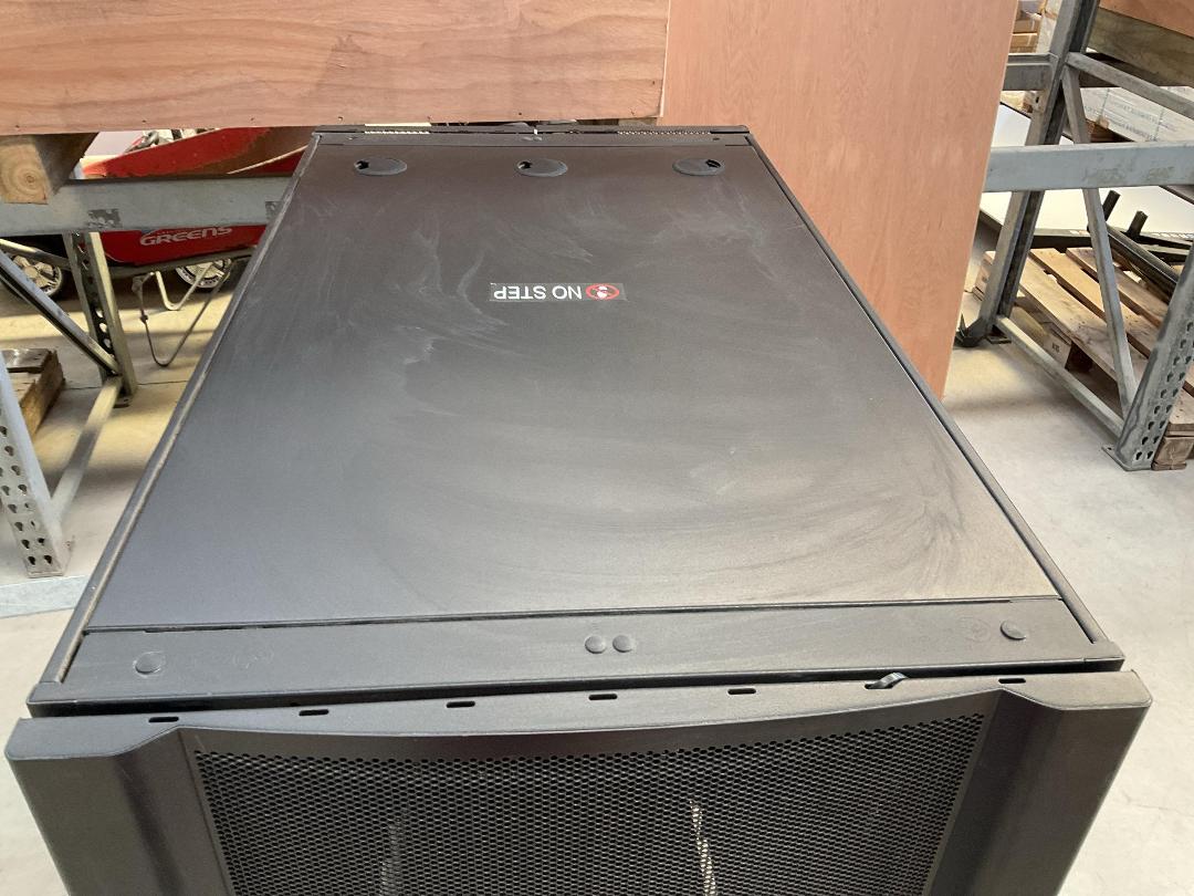 Photo '32' of DELLEMC Black Coloured Server Equipment, Adapters, Fixed Shelves Etc Photo '32' of DELLEMC Black Coloured Server Equipment, Adapters, Fixed Shelves Etc