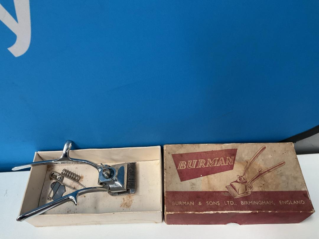 Photo '6' of Items for Crafts, Christmas Decorations, Vintage-Looking Hair Clippers Etc Photo '6' of Items for Crafts, Christmas Decorations, Vintage-Looking Hair Clippers Etc